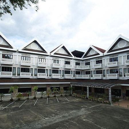 Vista Hotel Chiang Mai - Sha Extra Plus Exteriör bild