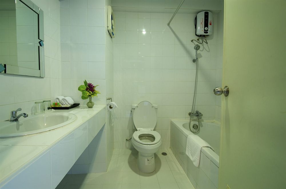 Vista Hotel Chiang Mai - Sha Extra Plus Exteriör bild